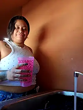 Snapshot of shyfr34k chatting on November 2025 06:45:01 PM shyfr34k online show from November 2025 06:45:01 PM