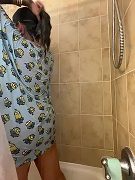 Snapshot of shyfr34k chatting on December 2024 09:37:02 PM shyfr34k online show from December 2024 09:37:02 PM