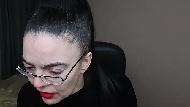 Snapshot of Rose_Noir chatting on February 2025 02:24:02 PM Rose Noir online show from February 2025 02:24:02 PM