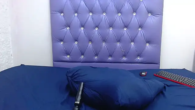 LolaTwerksXX online show from January 2026 05:27:02 PM