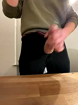 dirtyeeedii online show from November 2025 03:45:01 PM