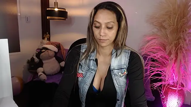 Snapshot of salome_drasin chatting on November 2025 02:59:01 AM salome drasin online show from November 2025 02:59:01 AM