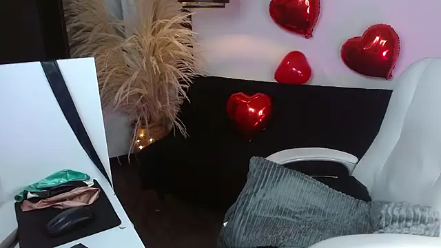 salome drasin online show from February 2026 01:06:02 AM