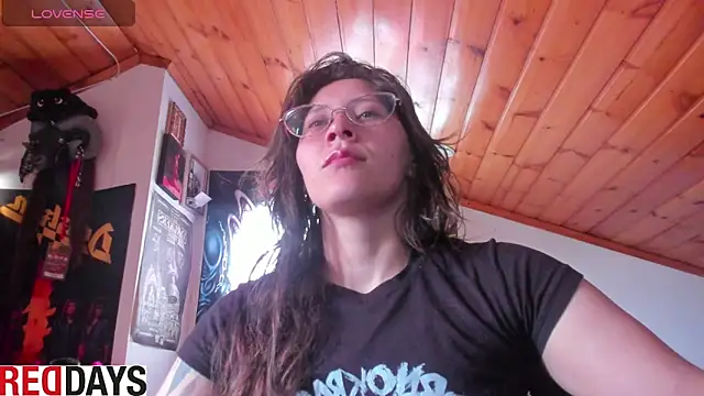 Snapshot of Darkness_jones_ chatting on May 2026 05:21:02 PM Darkness jones online show from May 2026 05:21:02 PM