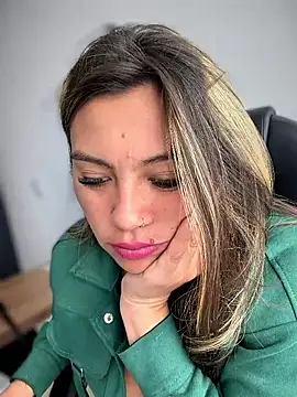 Snapshot of LIZ-06_ chatting on June 2026 01:34:01 PM LIZ-06 online show from June 2026 01:34:01 PM