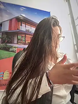 LIZ-06  online show from December 2025 04:23:02 PM