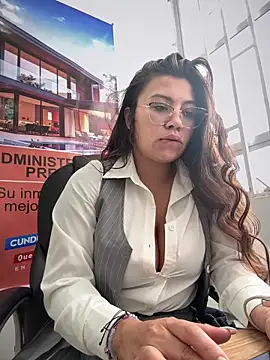 LIZ-06  online show from December 2025 01:32:02 PM