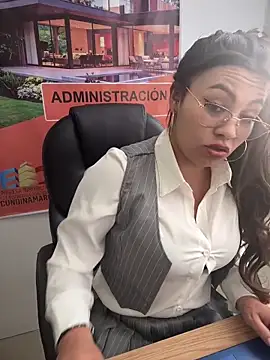 LIZ-06  online show from November 2025 03:26:01 PM