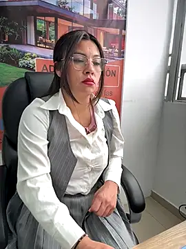 LIZ-06  online show from November 2025 03:35:02 PM