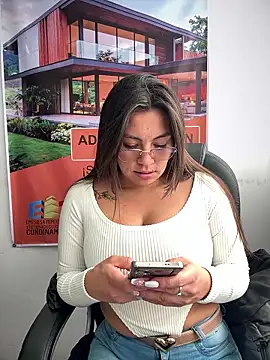 LIZ-06  online show from January 2026 04:36:01 PM