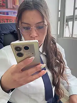 LIZ-06  online show from November 2025 01:50:02 PM