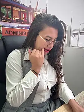 LIZ-06  online show from November 2025 12:49:01 PM