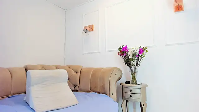 briannaduque online show from February 2025 12:40:01 PM