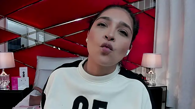 AdeleGray online show from October 2025 12:17:01 PM