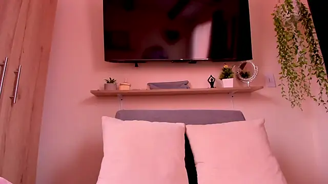 sofiaVelez01 online show from April 2026 05:04:02 PM