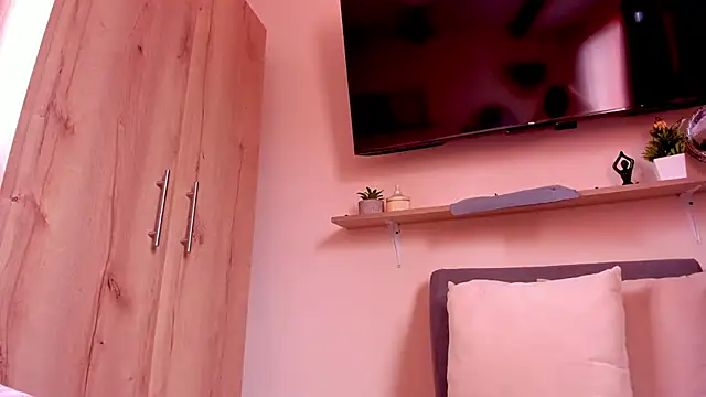 sofiaVelez01 online show from April 2026 04:03:01 PM