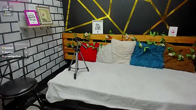 olivia willd online show from March 2026 01:11:02 AM