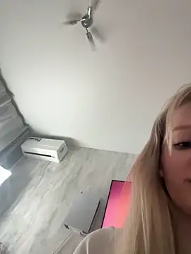 CaseyCumFace online show from November 2025 01:37:02 PM