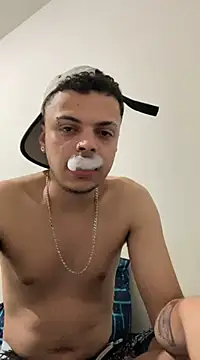 Snapshot of alexxng chatting on December 2024 01:49:02 PM alexxng online show from December 2024 01:49:02 PM