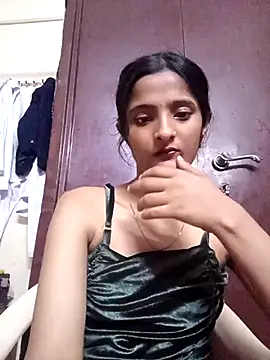 BabySlimmy10 online show from November 2025 07:25:01 PM