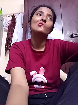 BabySlimmy10 online show from April 2026 06:47:01 PM