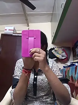 BabySlimmy10 online show from October 2025 10:00:01 PM