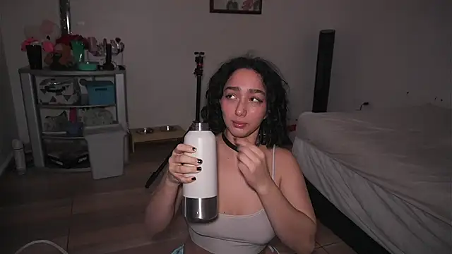 Snapshot of Doll4you_ chatting on October 2025 01:48:01 AM Doll4you online show from October 2025 01:48:01 AM