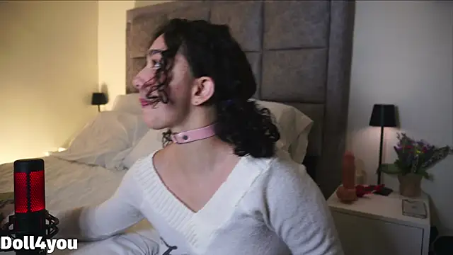 Snapshot of Doll4you_ chatting on January 2025 09:19:02 AM Doll4you online show from January 2025 09:19:02 AM