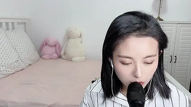 XINXINh online show from December 2024 05:38:02 AM