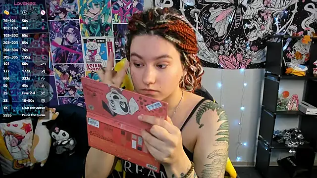 Bonni Meiz online show from December 2025 02:56:01 AM