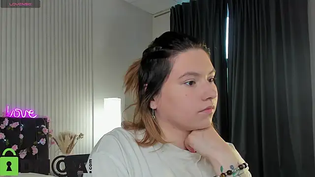 Bonni Meiz online show from April 2026 03:12:01 AM