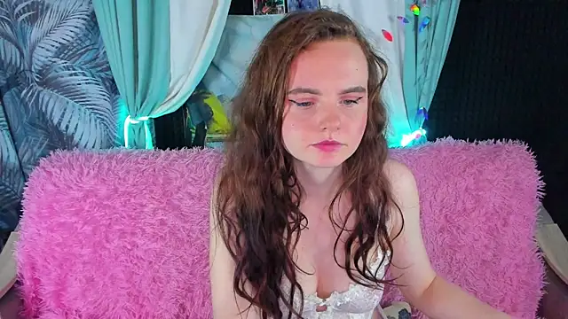 Snapshot of AmA_lia_ chatting on October 2025 01:43:01 PM AmA lia online show from October 2025 01:43:01 PM