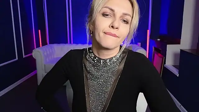 Snapshot of Barbara_Blonde chatting on January 2025 02:24:02 PM Barbara Blonde online show from January 2025 02:24:02 PM