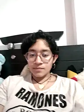 Snapshot of Lili_Gomez_ chatting on December 2025 02:52:01 PM Lili Gomez online show from December 2025 02:52:01 PM