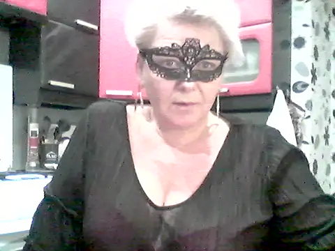 Lisa Suzie online show from March 2026 05:18:02 PM