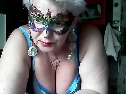 Snapshot of Lisa_Suzie chatting on June 2026 02:44:02 PM Lisa Suzie online show from June 2026 02:44:02 PM