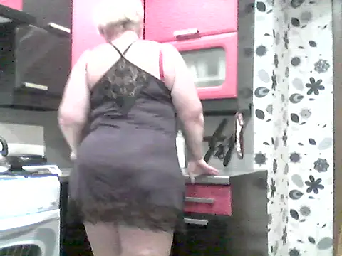 Lisa Suzie online show from November 2025 03:15:01 PM