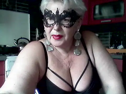 Snapshot of Lisa_Suzie chatting on June 2026 10:10:02 AM Lisa Suzie online show from June 2026 10:10:02 AM
