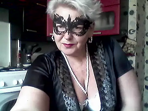 Lisa Suzie online show from March 2026 09:01:01 AM