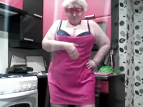 Lisa Suzie online show from November 2025 05:28:01 PM