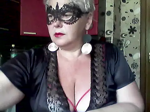 Snapshot of Lisa_Suzie chatting on June 2026 09:15:02 AM Lisa Suzie online show from June 2026 09:15:02 AM