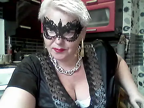 Lisa Suzie online show from May 2026 05:35:01 AM