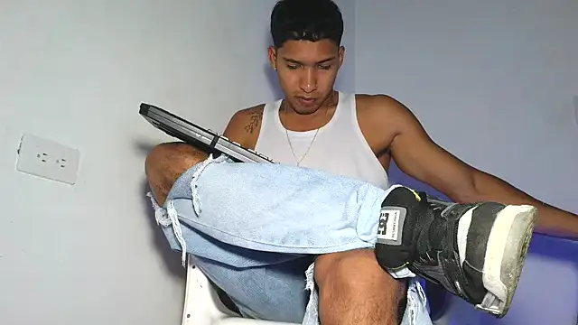 maximo vega newv online show from March 2026 08:19:01 PM