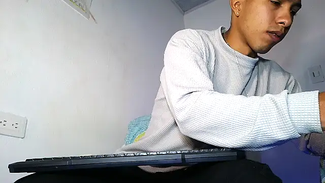 maximo vega newv online show from March 2026 06:00:01 PM