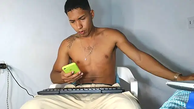 maximo vega newv online show from December 2025 08:52:01 PM