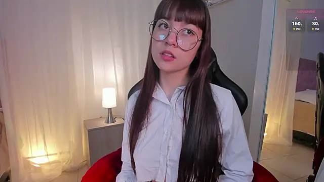 Lia Sweett  online show from November 2025 03:34:02 PM