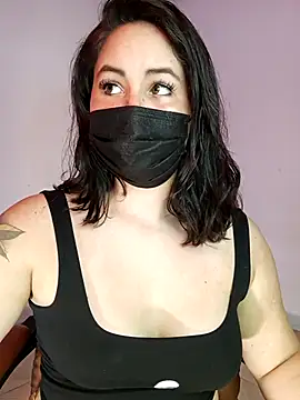 Aiunii1 online show from November 2025 01:37:02 PM