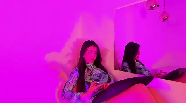 Iiam danii online show from December 2024 12:33:02 PM