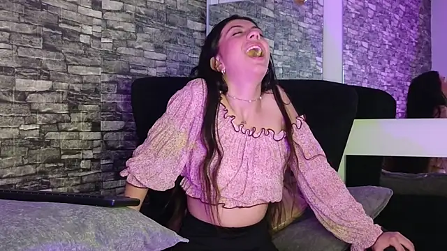 Iiam danii online show from January 2025 06:56:02 PM