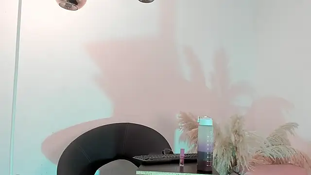 Iiam danii online show from December 2024 03:20:02 PM